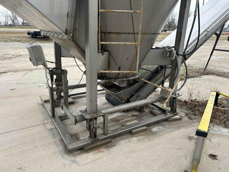 doyle-8-ton-stainless-steel-fertlizer-mixer-w/-conveyor-sells-offsite-image-15
