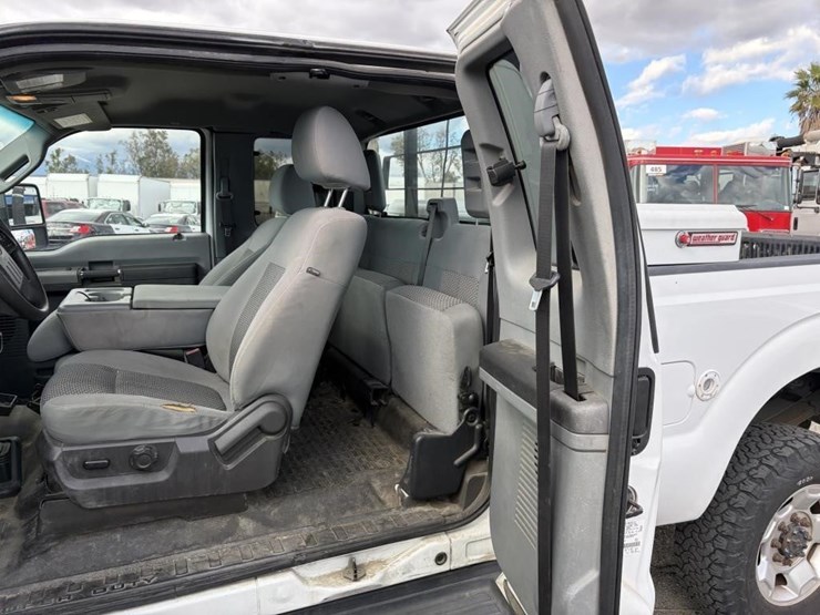 2011-ford-f350-image-11