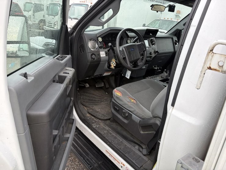 2016-ford-f550-image-12