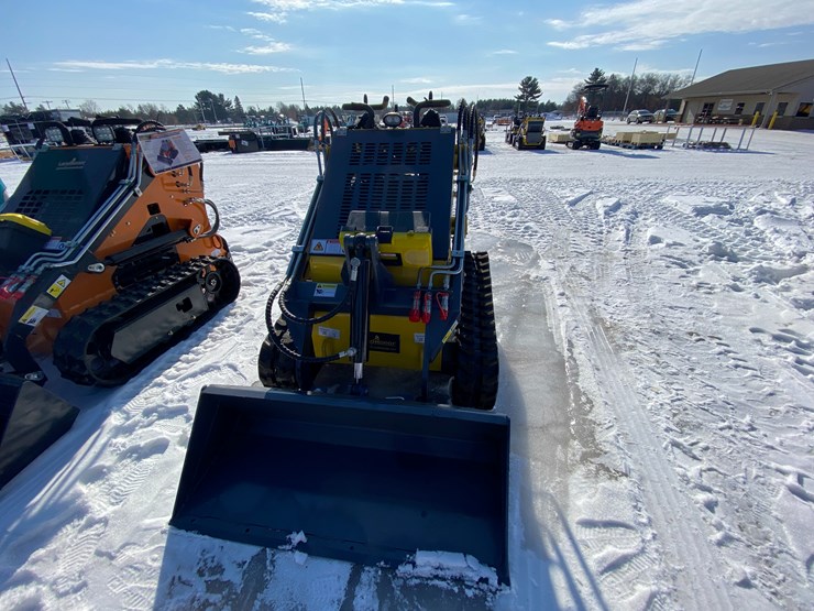 #5320-•-landhonor-mini-skid-steer-loader-image-6