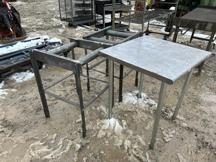 lot-of-roller-stands-and-table-image-4