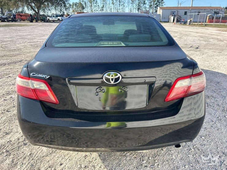 2008-toyota-camry-sedan-image-25
