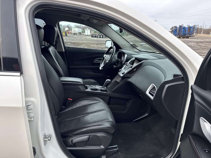 2014-chevrolet-equinox-lt-image-21