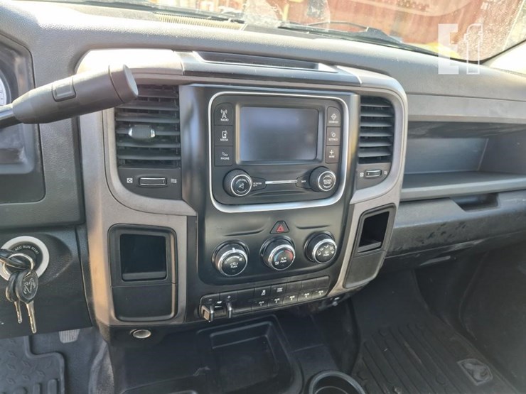 2014-dodge-ram-3500-image-18