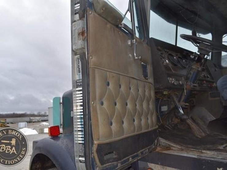 1982-kenworth-w900-image-30