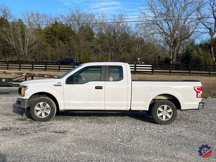 2019-ford-f150-xl-image-2