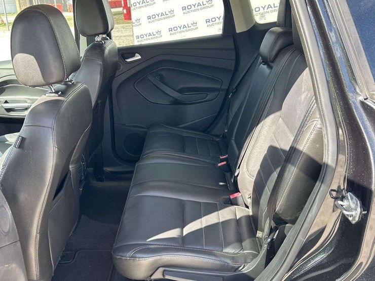 2015-ford-escape-titanium-image-21