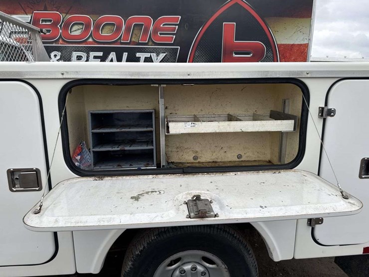 2005-gmc-sierra-2500-image-17