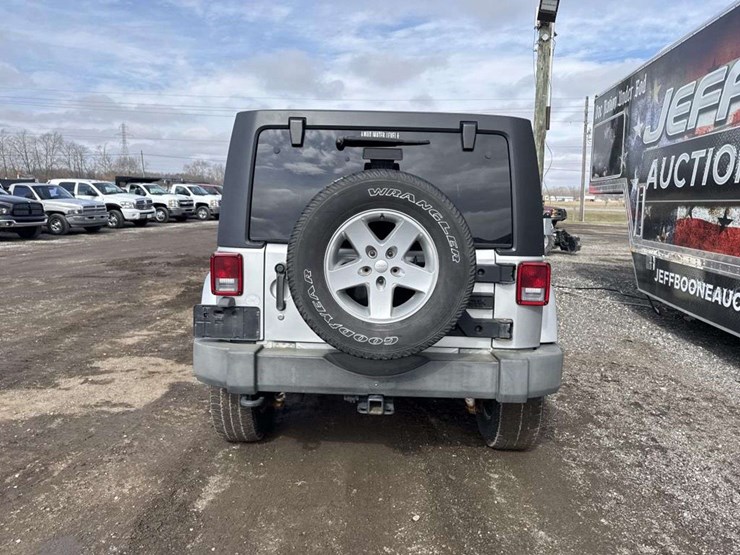 2011-jeep-wrangler-image-4