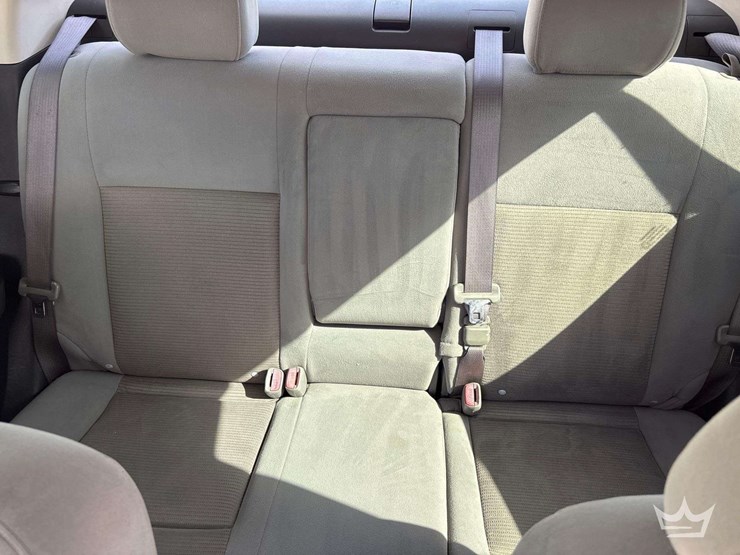 2011-nissan-sentra-sedan-image-18