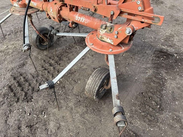 hesston-3717-image-6