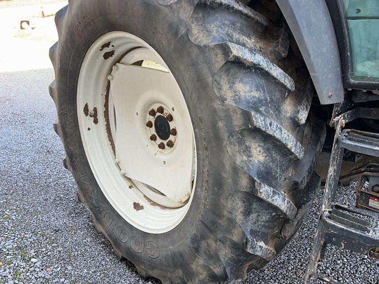 new-holland-ts100a-image-29