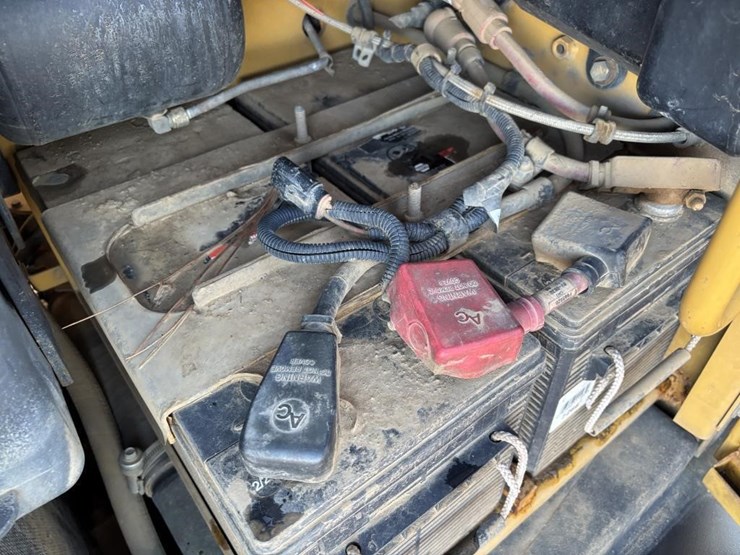 caterpillar-143h-image-65