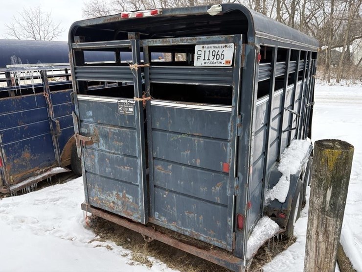 corn-pro-livestock-trailer---off-site-image-6