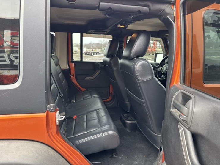 2011-jeep-wrangler-image-18