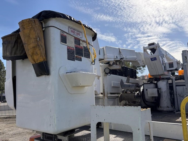 2016-ford-f550-image-11