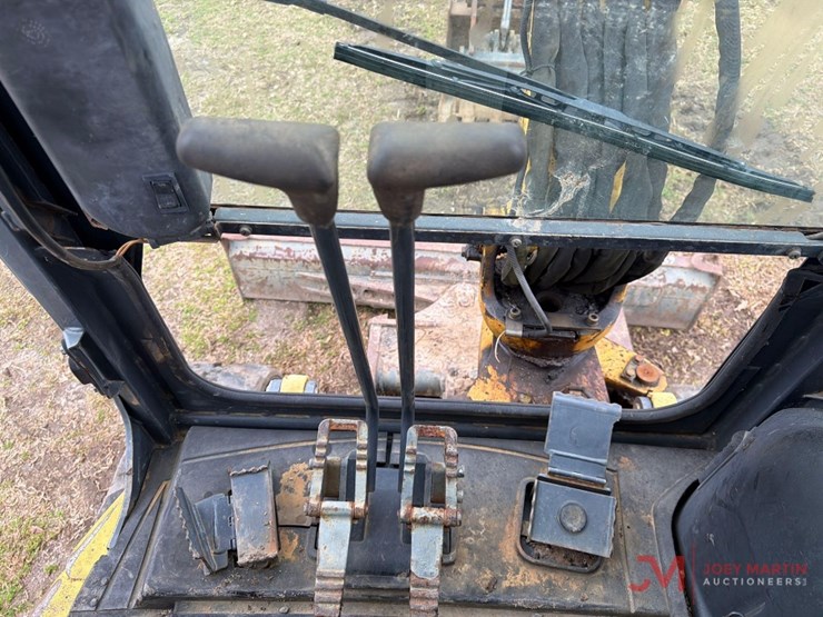 komatsu-pc35-image-17