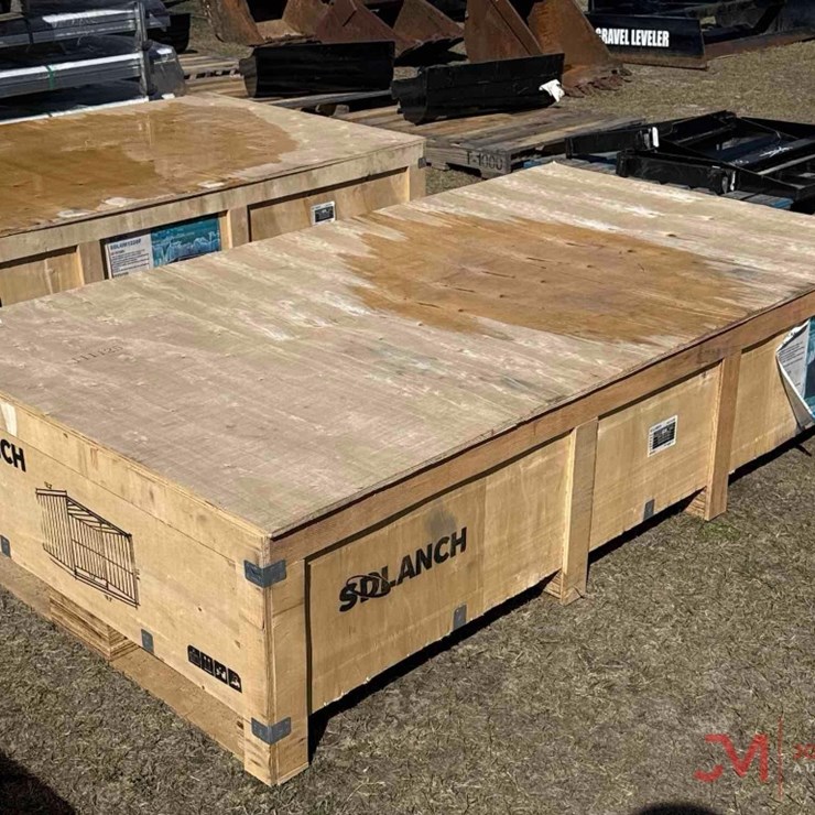 GALVANIZED METAL LIVESTOCK SHED