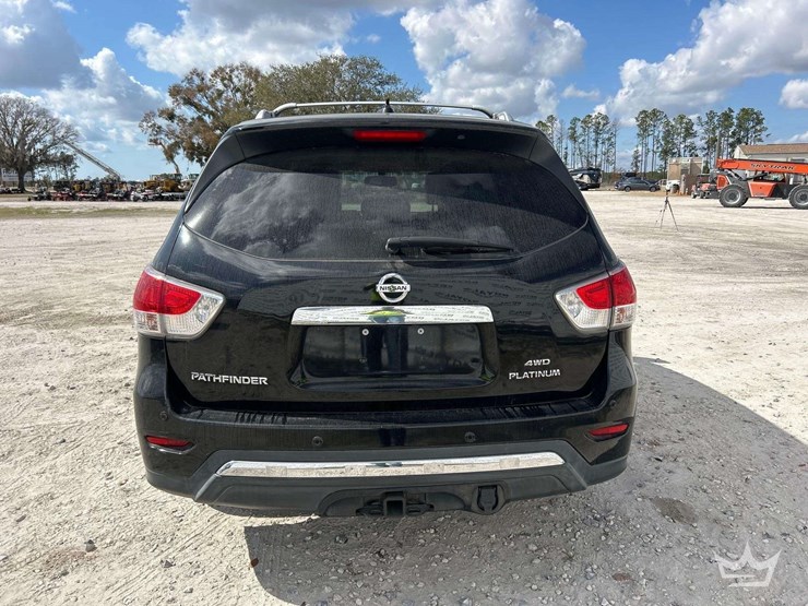 2013-nissan-pathfinder-image-31
