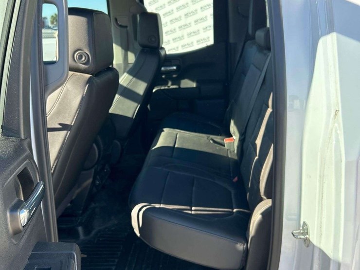 2021-chevrolet-silverado-1500-image-24