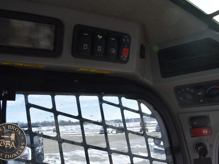 2020-caterpillar-259d3-image-51