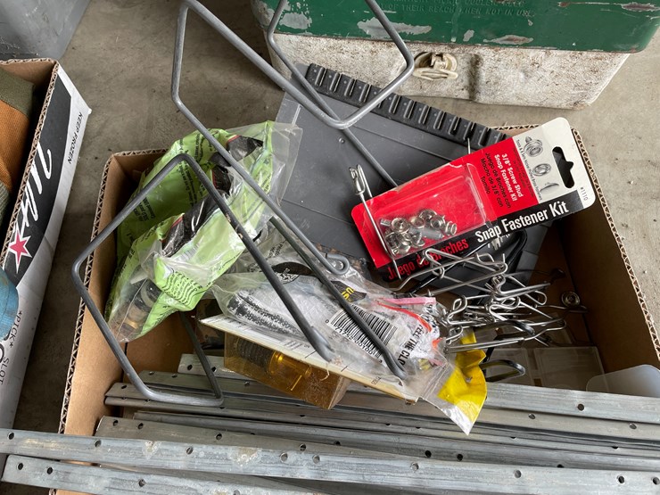 #7624-•-box-of-miscellaneous-image-5