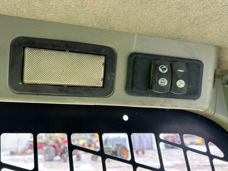 caterpillar-259d-image-27