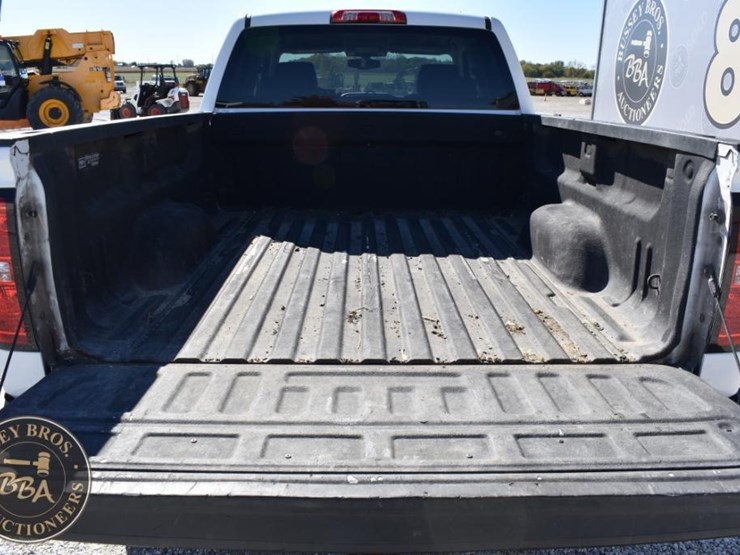 2017-chevrolet-silverado-1500-image-15