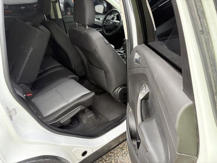 2019-ford-escape-se-image-10