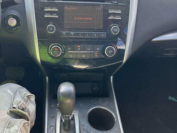 2015-nisan-altima-s-sedan-image-16