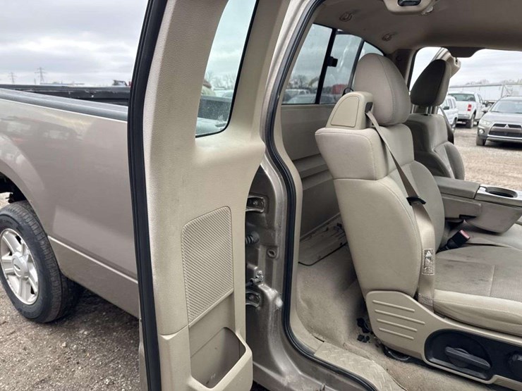 2004-ford-f150-xlt-image-16