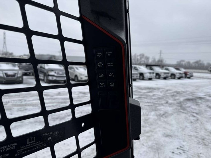 2021-bobcat-s64-image-16