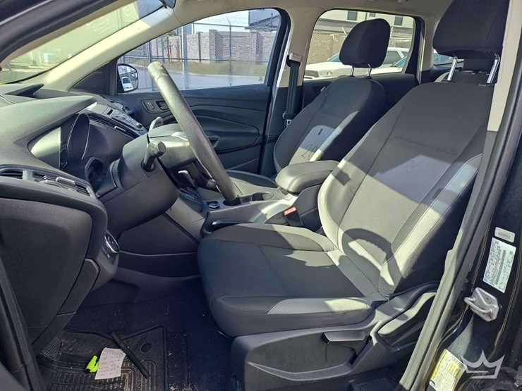 2014-ford-escape-image-36