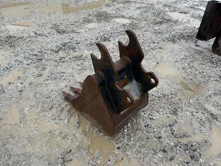 18”-excavator-bucket-for-kubota-image-3