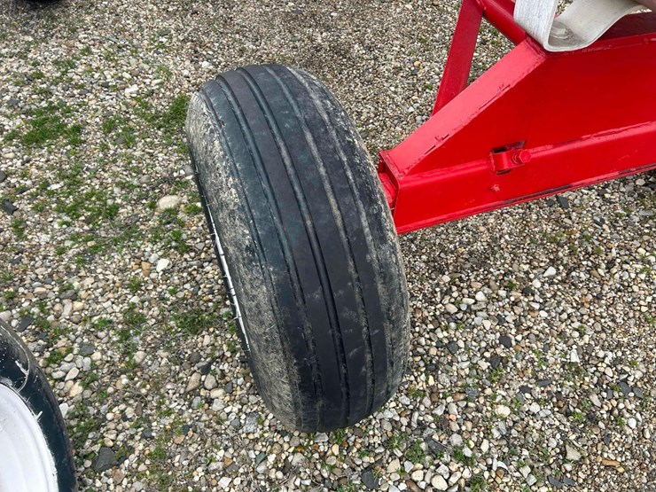 1000-gal.-nh3-tank-on-gear-#81-sells-offsite-image-8