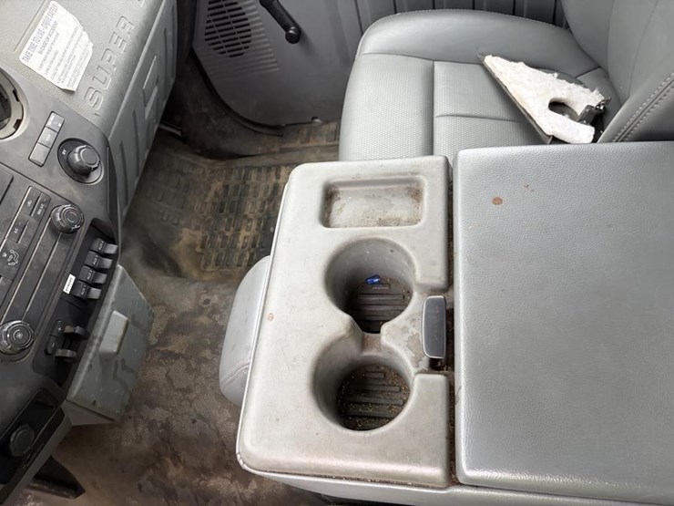 2011-ford-f450-image-15