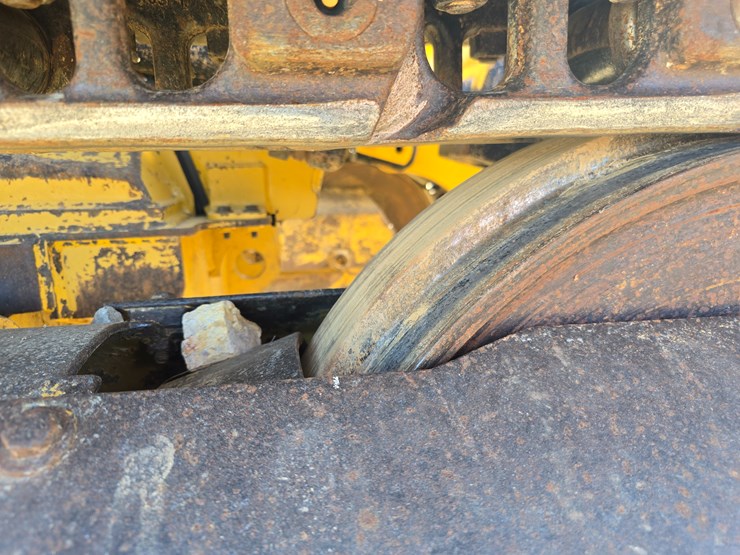 2015-caterpillar-953d-image-72