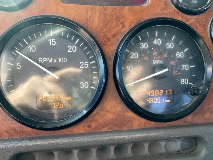 2009-peterbilt-367-image-13