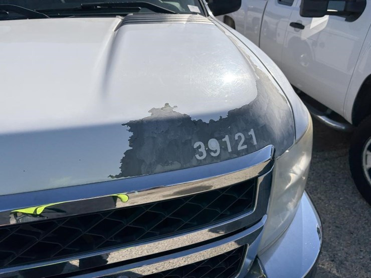 2011-chevrolet-2500-image-32