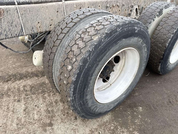 2002-sterling-l7500-image-11