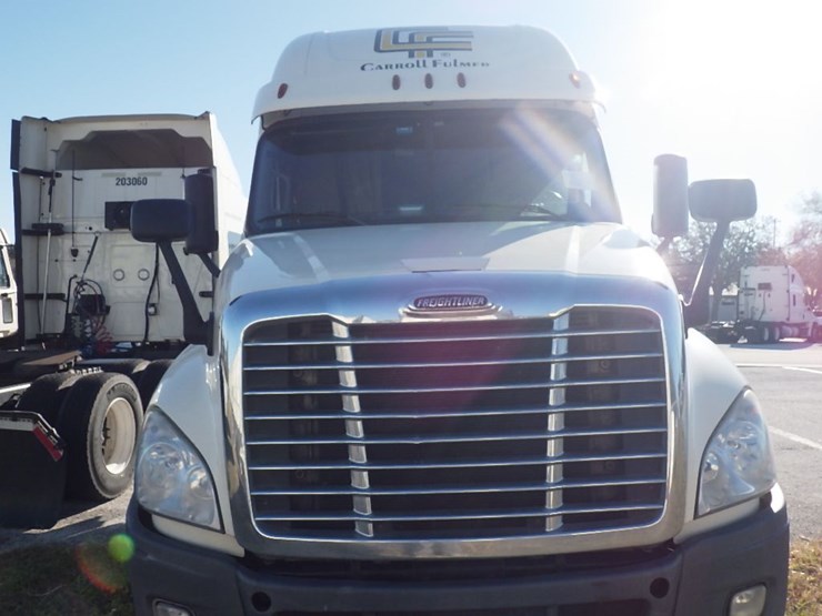 2020-freightliner-cascadia-125-image-2