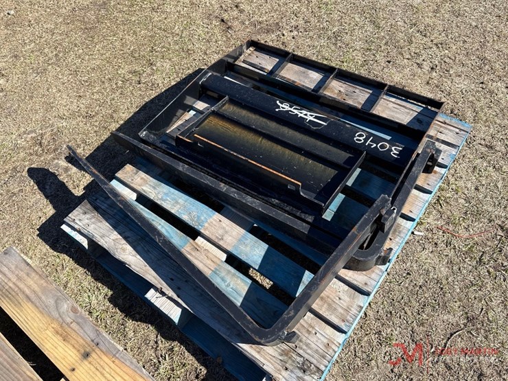 42"-forks-mini-skid-steer-attachment-image-2