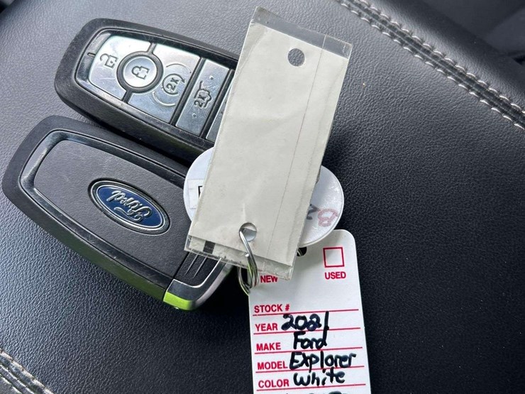 2021-ford-explorer-image-33