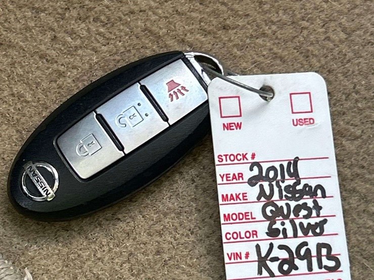 2014-nissan-quest-image-29