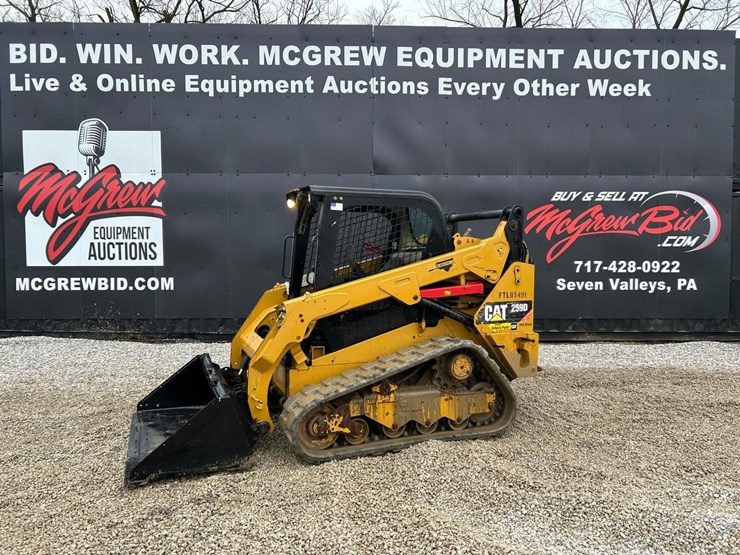 2015-caterpillar-259d-image-1