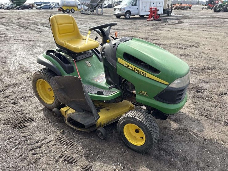 john-deere-145-image-5