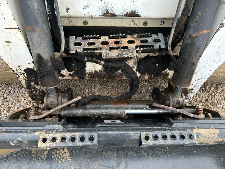 2019-bobcat-t870-image-10