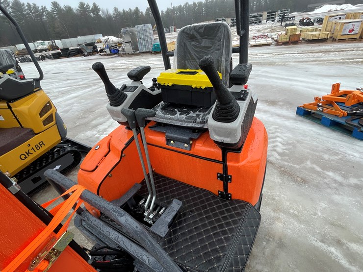 #5403-•-ats-me18-mini-excavator-image-11