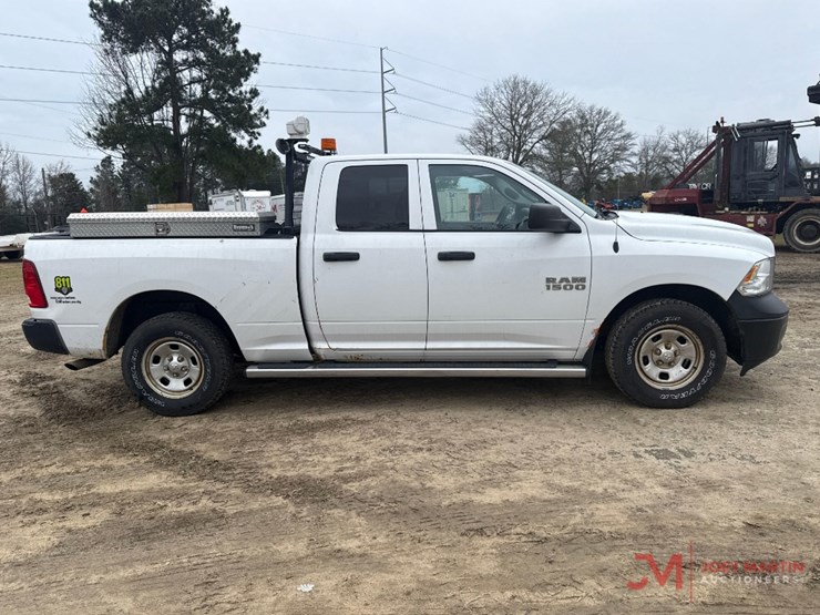 2015-dodge-1500-image-2