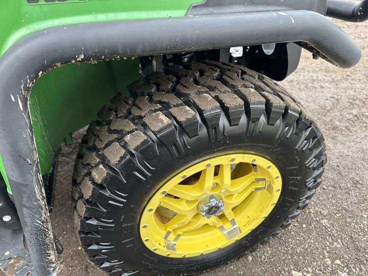 2016-john-deere-gator-image-16